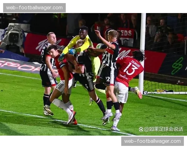 点球决胜：足总杯赛场，布莱顿门将斯蒂尔的两连扑